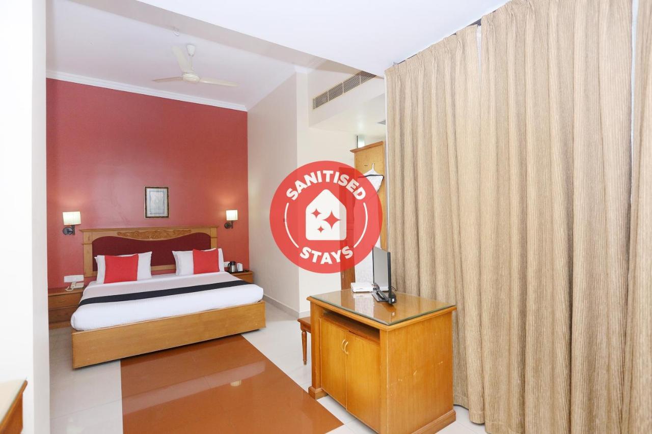 Capital O 45944 Club 7 Hotell Tiruvalla Eksteriør bilde