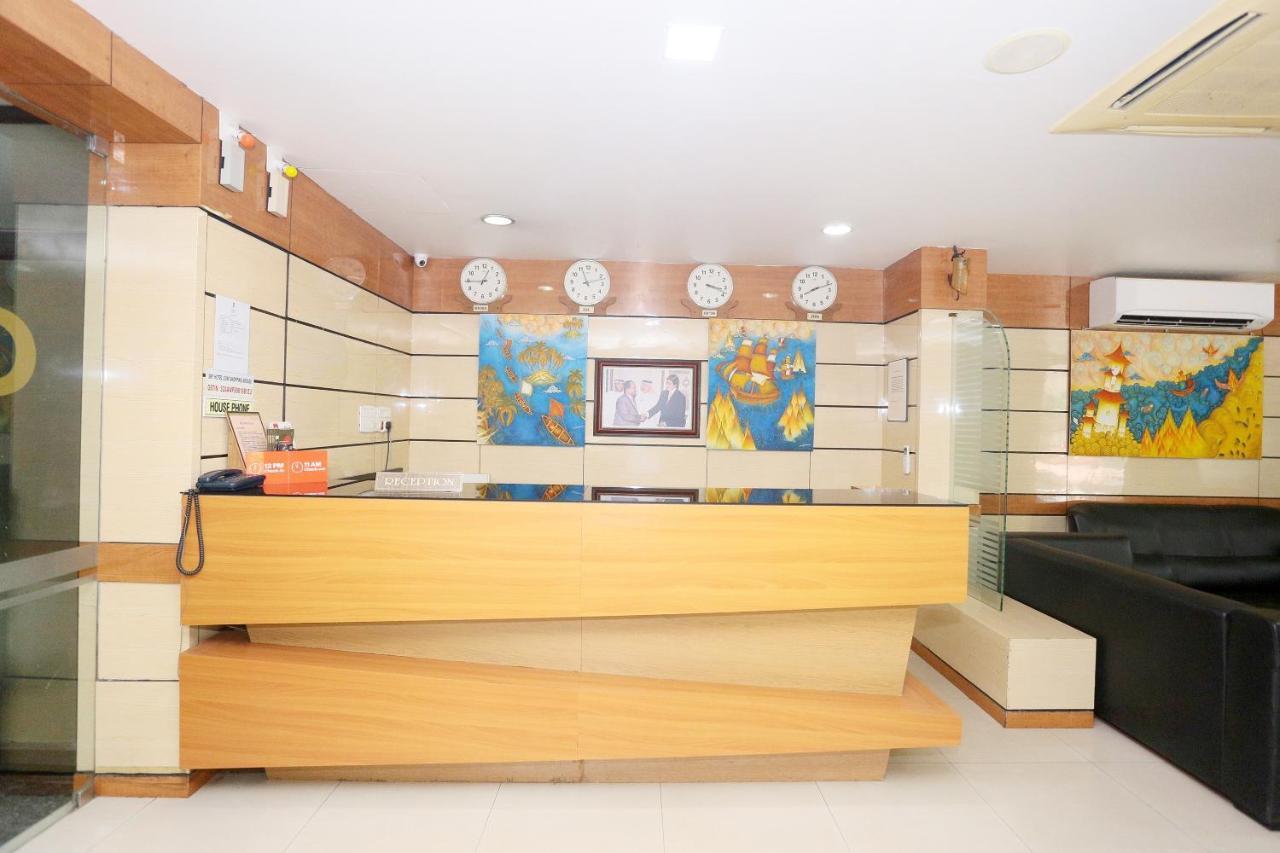Capital O 45944 Club 7 Hotell Tiruvalla Eksteriør bilde
