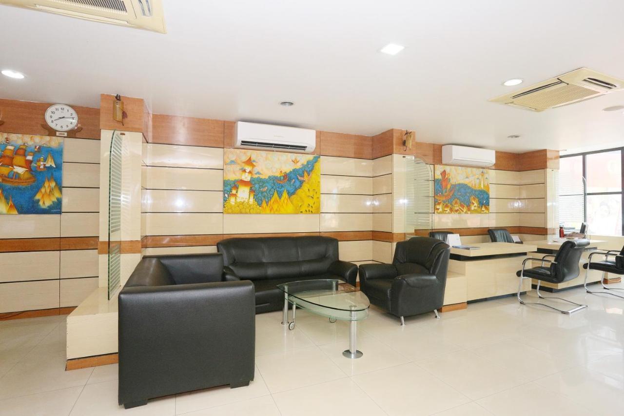 Capital O 45944 Club 7 Hotell Tiruvalla Eksteriør bilde