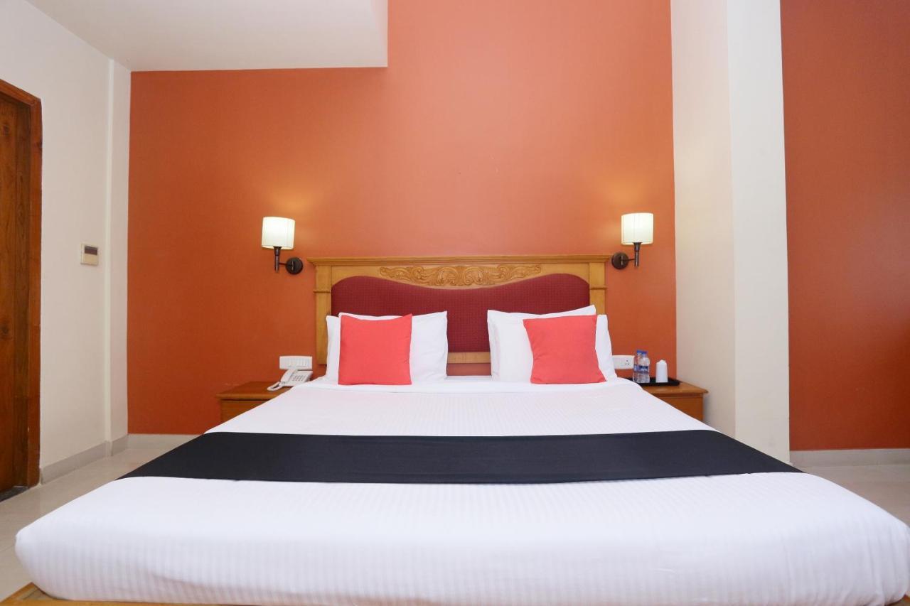 Capital O 45944 Club 7 Hotell Tiruvalla Eksteriør bilde